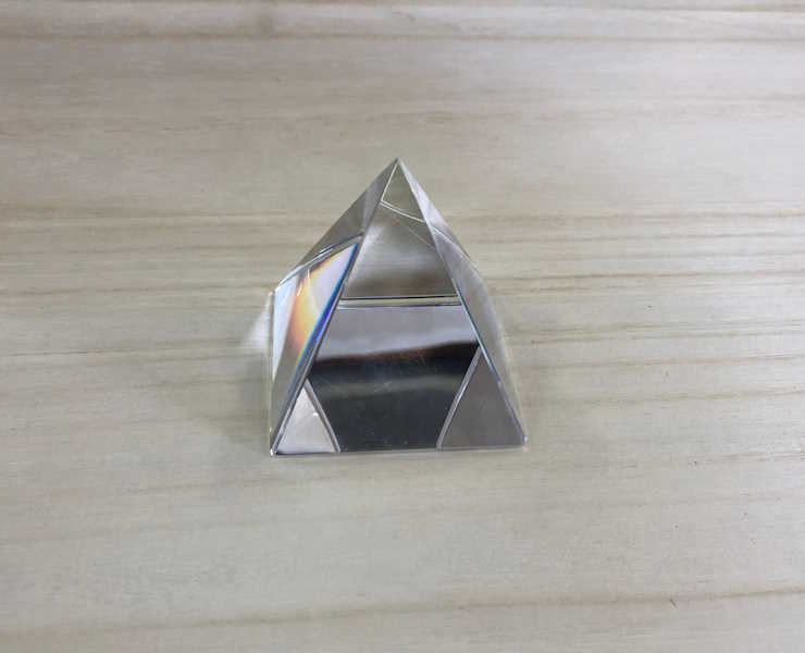 Pirámide de Cristal 5.8 cm Aprox